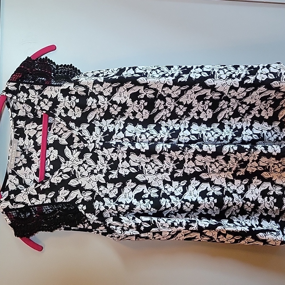 Women's sleeveless shirt